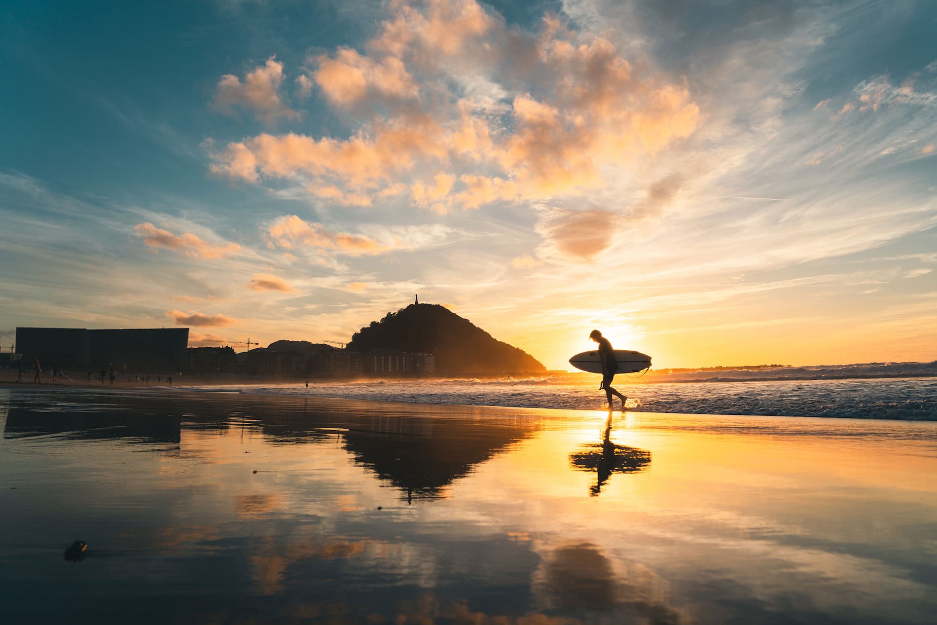 Zurriola-Surfista-Iluntzea-2---Paul-Michael (1)